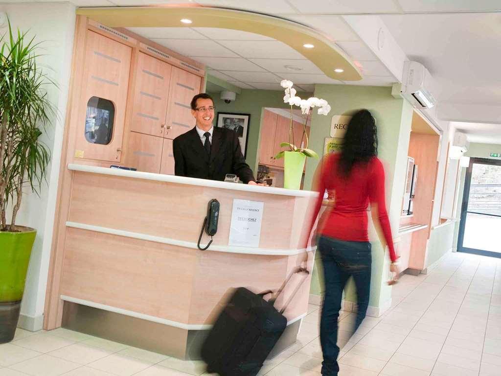 Ibis Budget Bourges Bagian luar foto