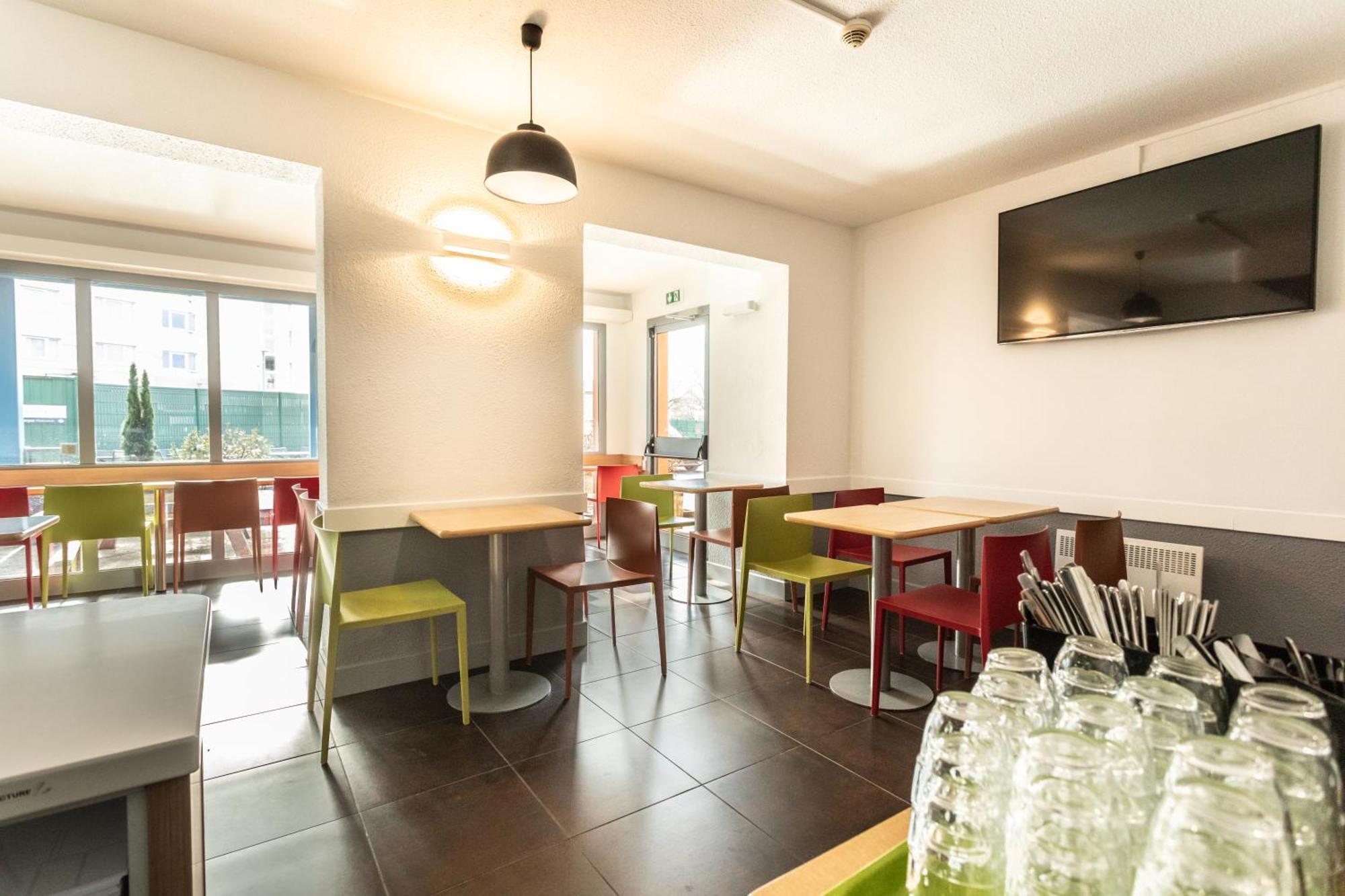 Ibis Budget Bourges Bagian luar foto