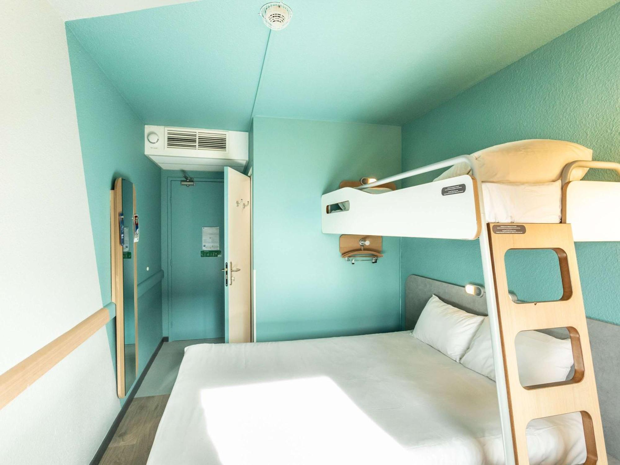 Ibis Budget Bourges Bagian luar foto