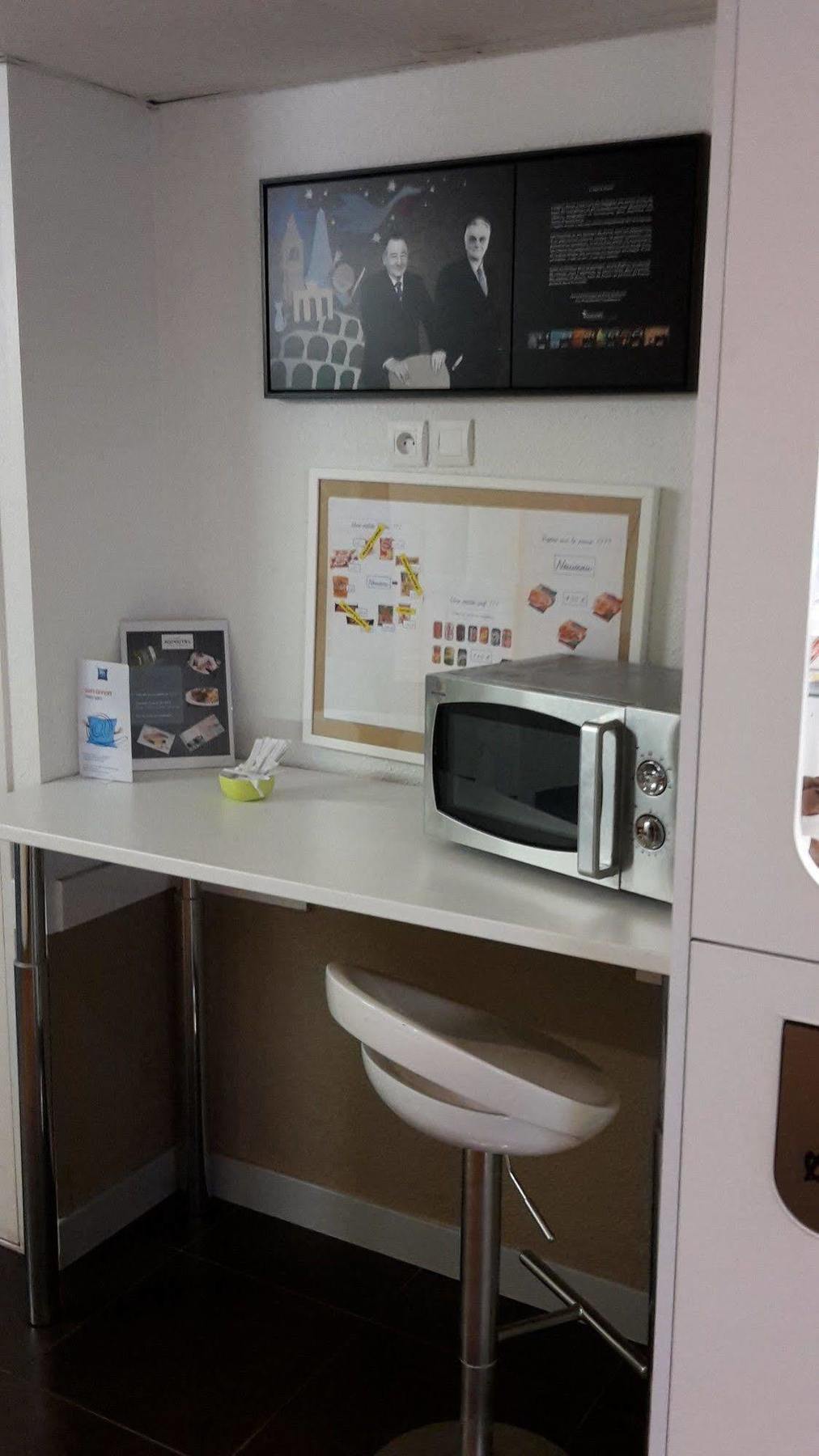 Ibis Budget Bourges Bagian luar foto