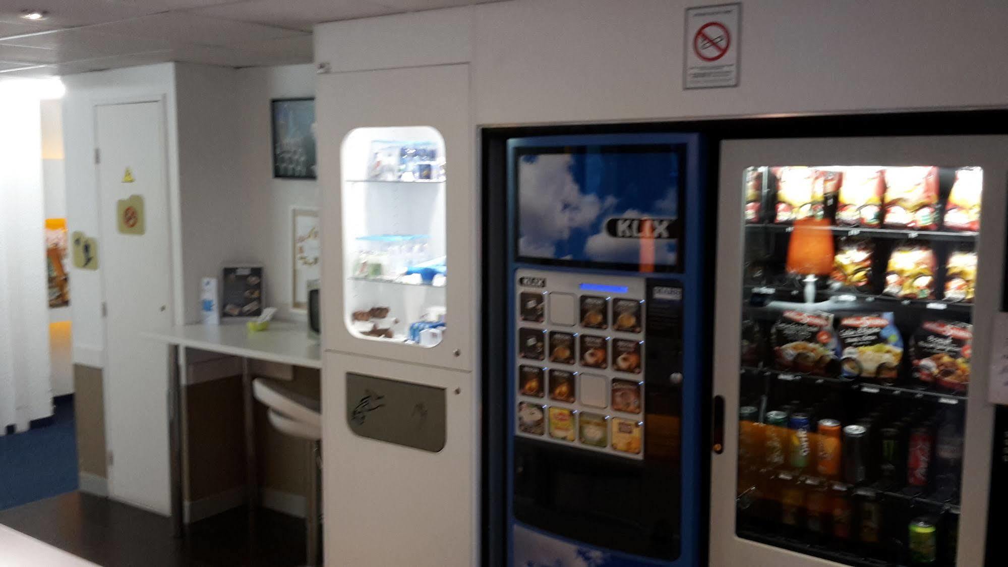 Ibis Budget Bourges Bagian luar foto