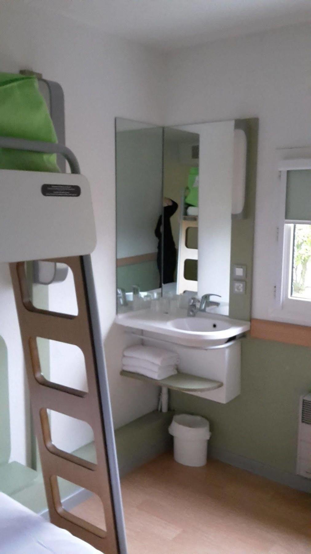 Ibis Budget Bourges Bagian luar foto